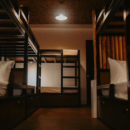 Everyday Sunday Hotel & Cafe سانتا في المظهر الخارجي الصورة