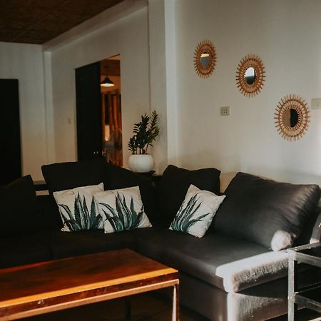 Everyday Sunday Hotel & Cafe سانتا في المظهر الخارجي الصورة