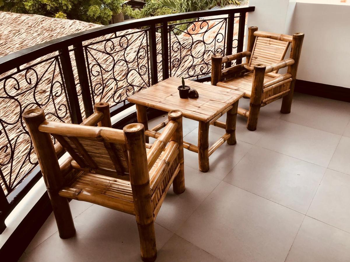 Everyday Sunday Hotel & Cafe سانتا في المظهر الخارجي الصورة