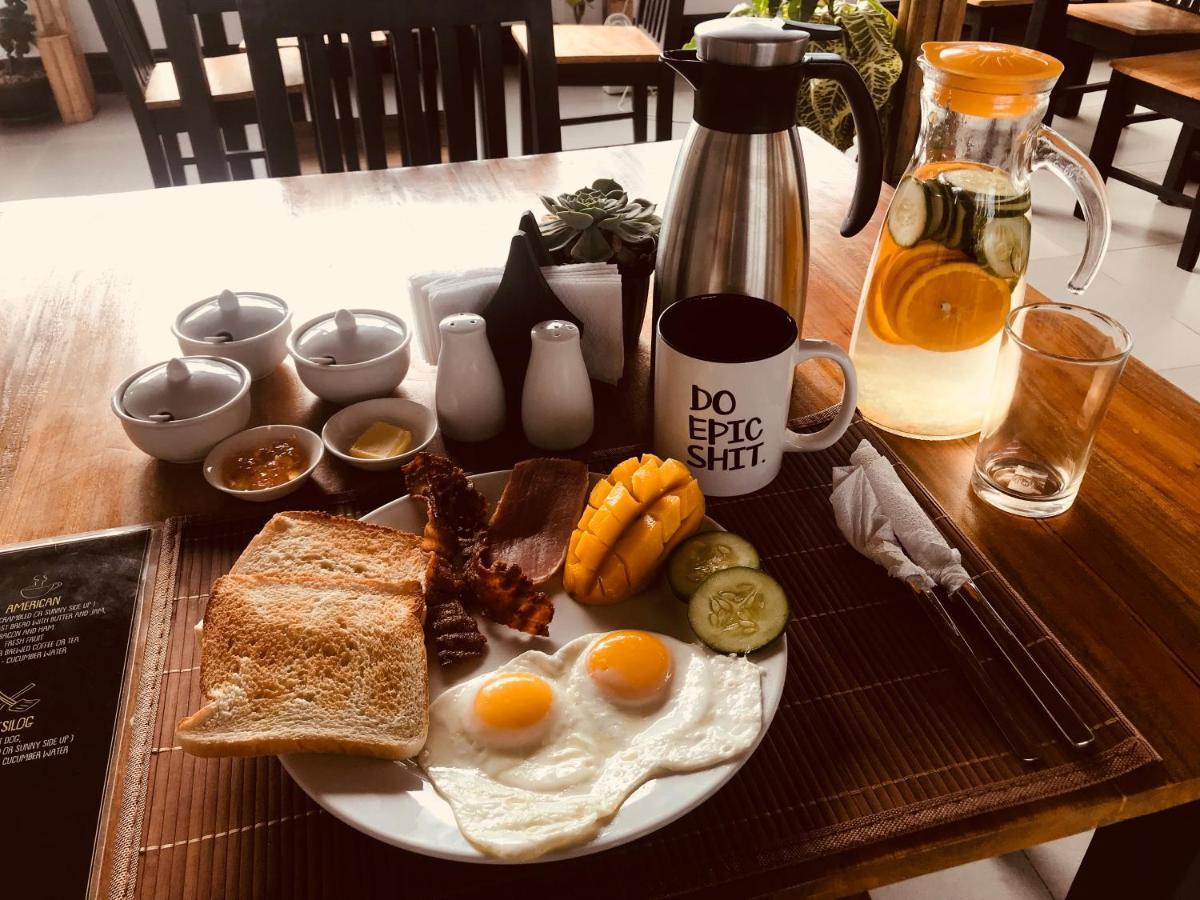 Everyday Sunday Hotel & Cafe سانتا في المظهر الخارجي الصورة