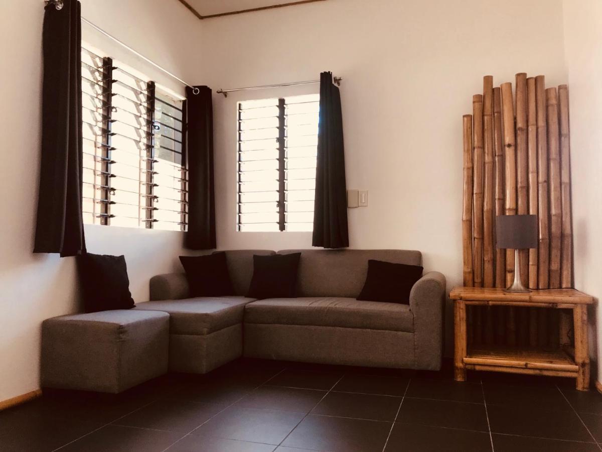 Everyday Sunday Hotel & Cafe سانتا في المظهر الخارجي الصورة