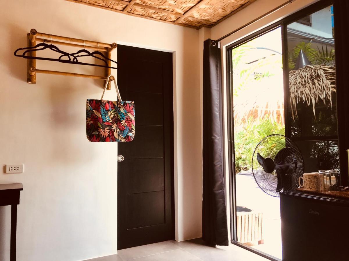 Everyday Sunday Hotel & Cafe سانتا في المظهر الخارجي الصورة