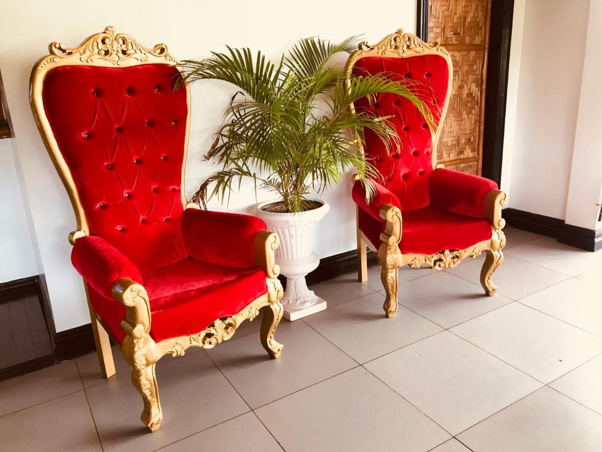 Everyday Sunday Hotel & Cafe سانتا في المظهر الخارجي الصورة